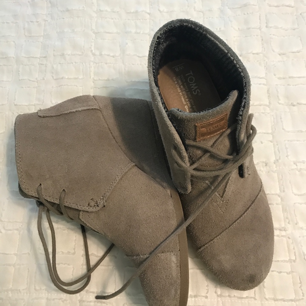Toms wedges size 8